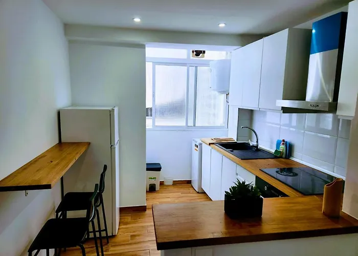 Appartamento & Renovated 3-bedroom Flat Málaga