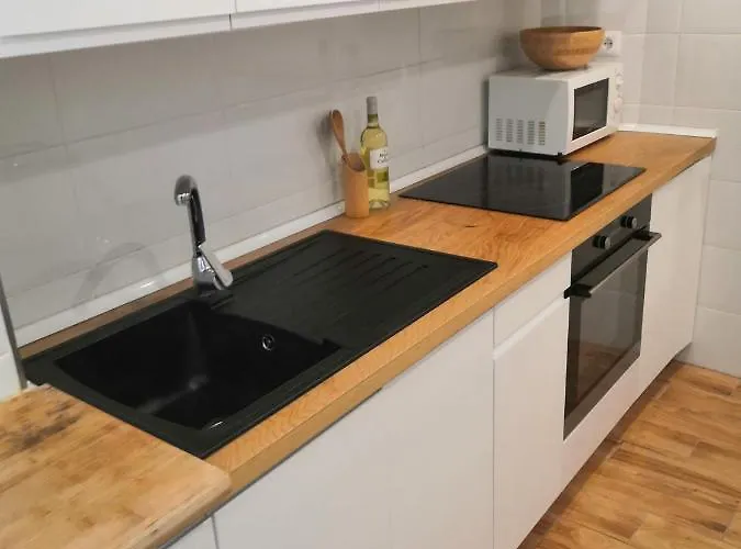 Appartamento & Renovated 3-bedroom Flat Málaga